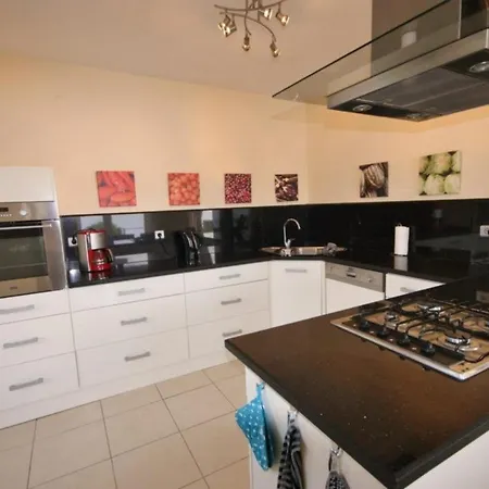 Rent A Luxury Villa In Alanya, Close To The Beach, Alanya Villa 1000 Alanya